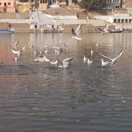 Tandon Lodge On The Ganga Ghat Homestay Varanasi Esterno foto