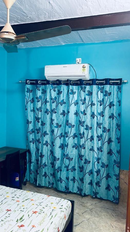 Tandon Lodge On The Ganga Ghat Homestay Varanasi Esterno foto