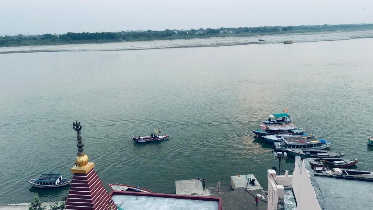 Tandon Lodge On The Ganga Ghat Homestay Varanasi Esterno foto