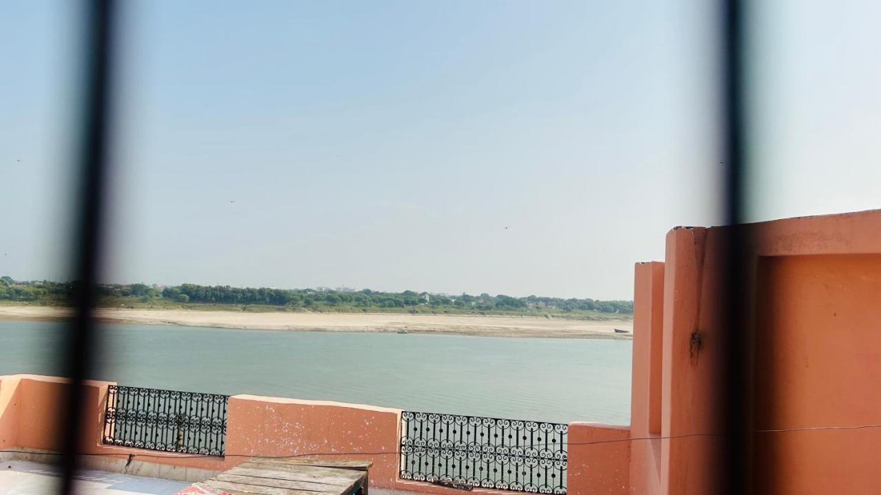 Tandon Lodge On The Ganga Ghat Homestay Varanasi Esterno foto
