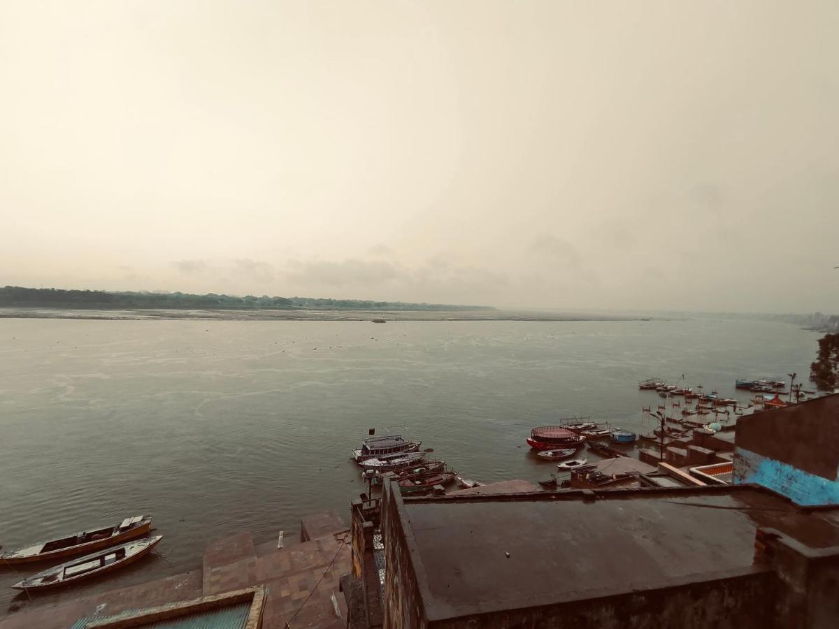 Tandon Lodge On The Ganga Ghat Homestay Varanasi Esterno foto