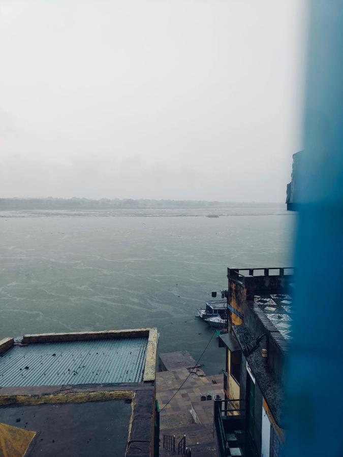 Tandon Lodge On The Ganga Ghat Homestay Varanasi Esterno foto