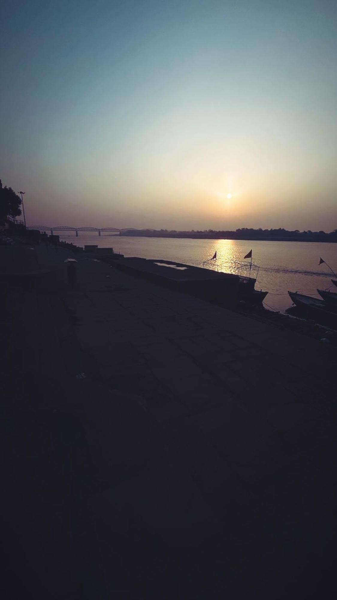 Tandon Lodge On The Ganga Ghat Homestay Varanasi Esterno foto