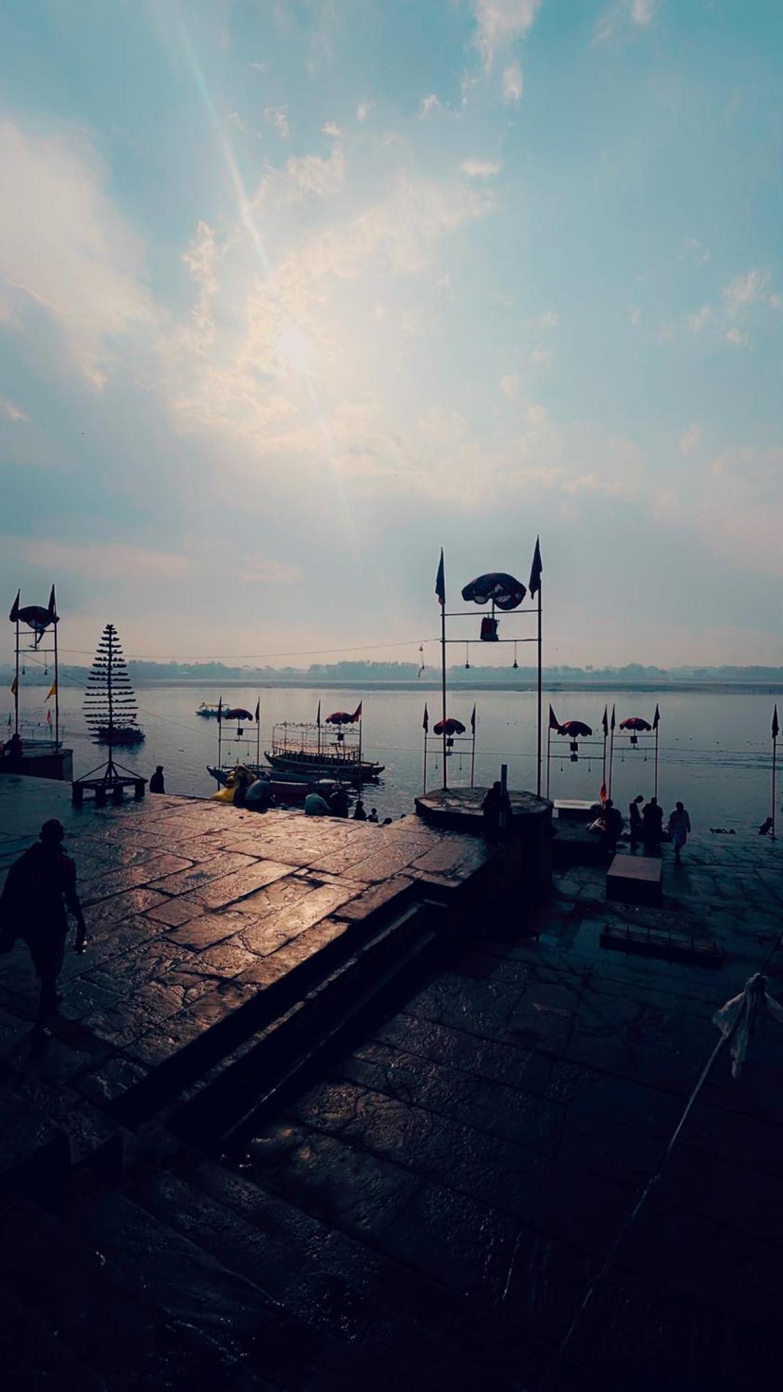 Tandon Lodge On The Ganga Ghat Homestay Varanasi Esterno foto