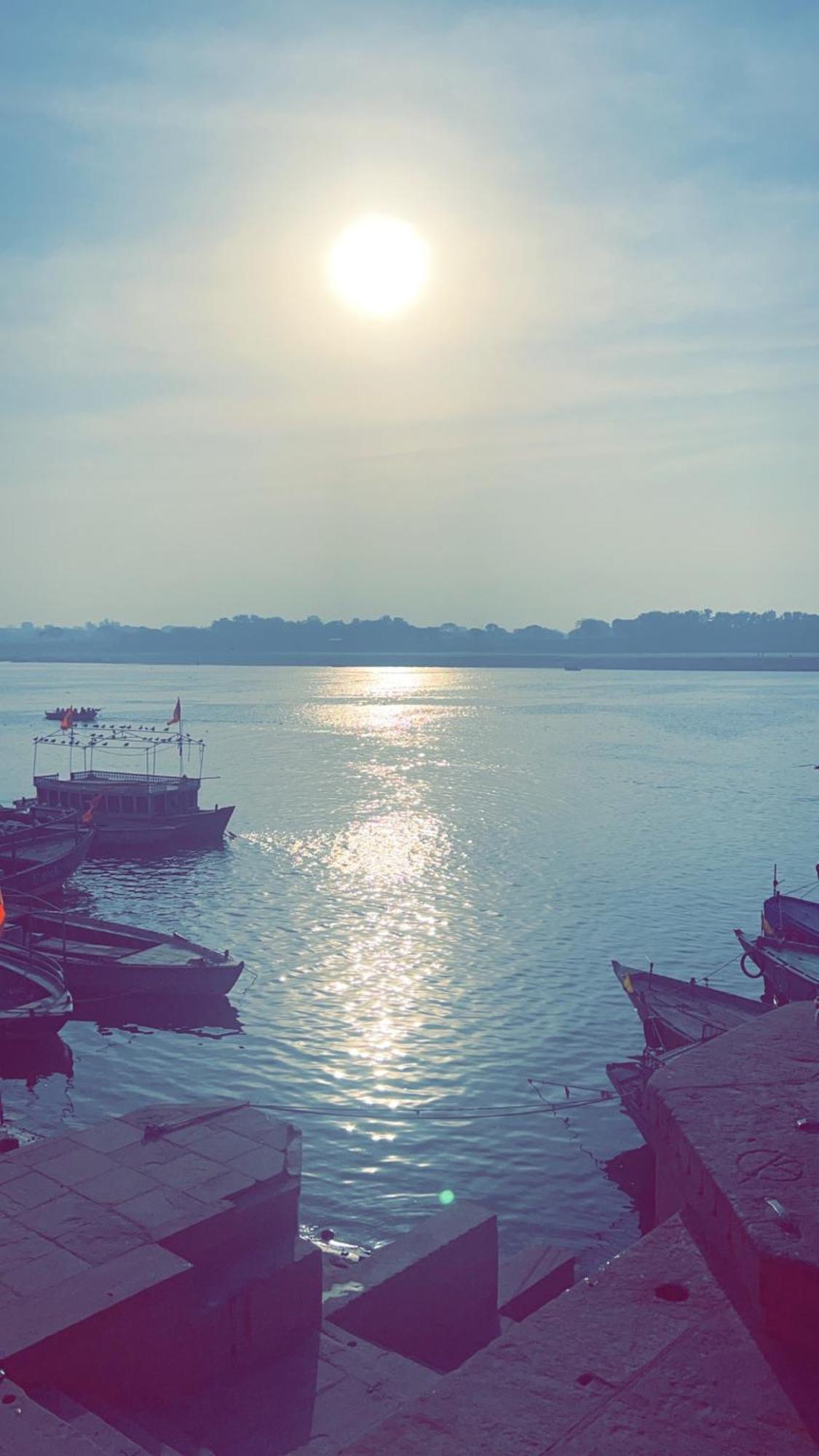 Tandon Lodge On The Ganga Ghat Homestay Varanasi Esterno foto