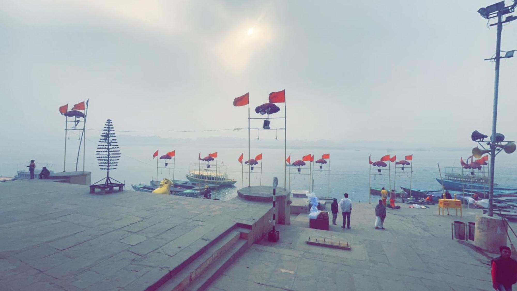 Tandon Lodge On The Ganga Ghat Homestay Varanasi Esterno foto