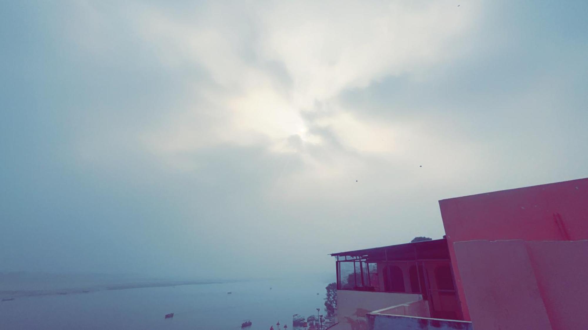 Tandon Lodge On The Ganga Ghat Homestay Varanasi Esterno foto