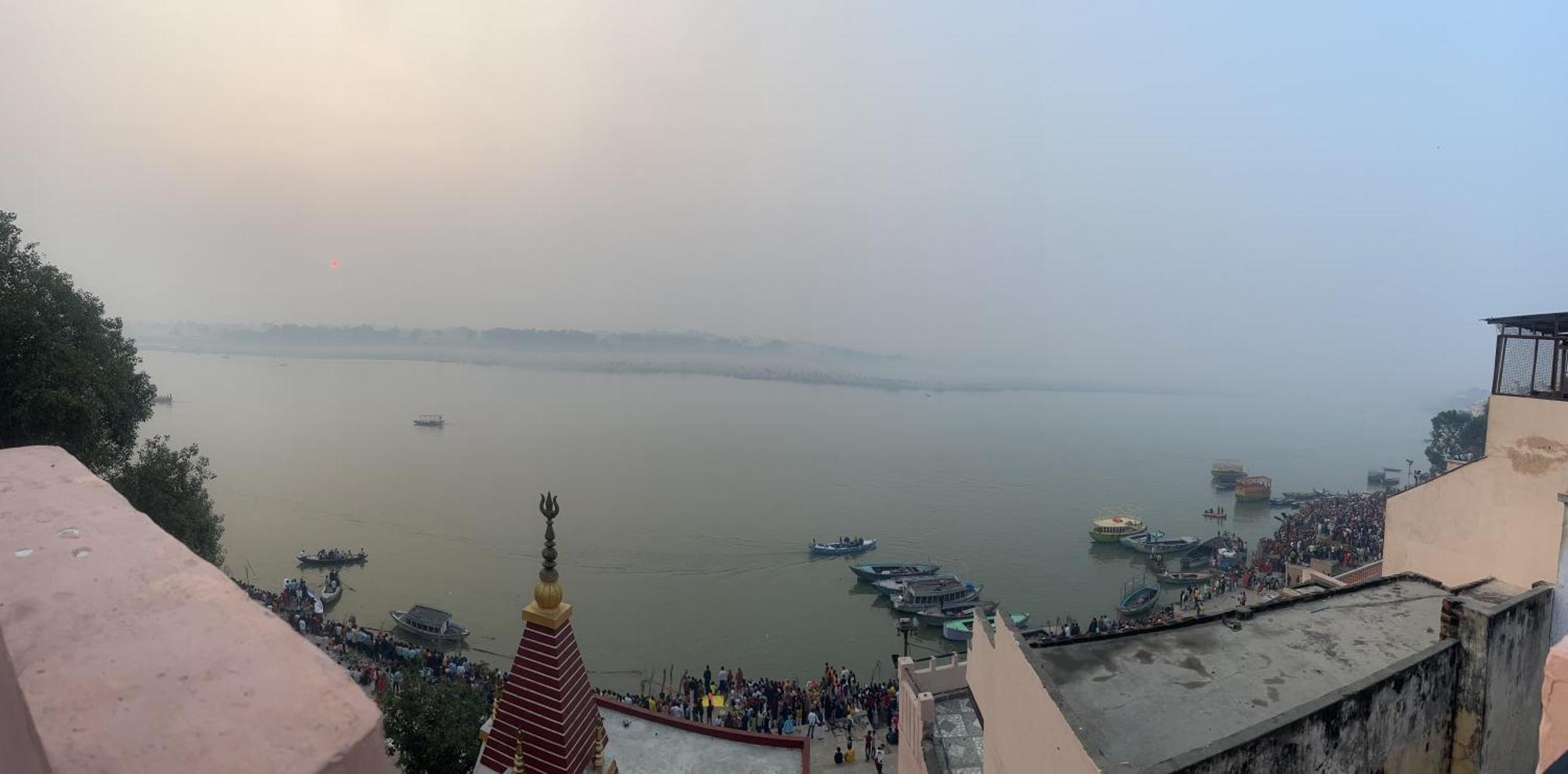 Tandon Lodge On The Ganga Ghat Homestay Varanasi Esterno foto